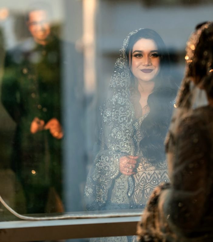 কনের প্রতিচ্ছবি - Bride's reflection portrait