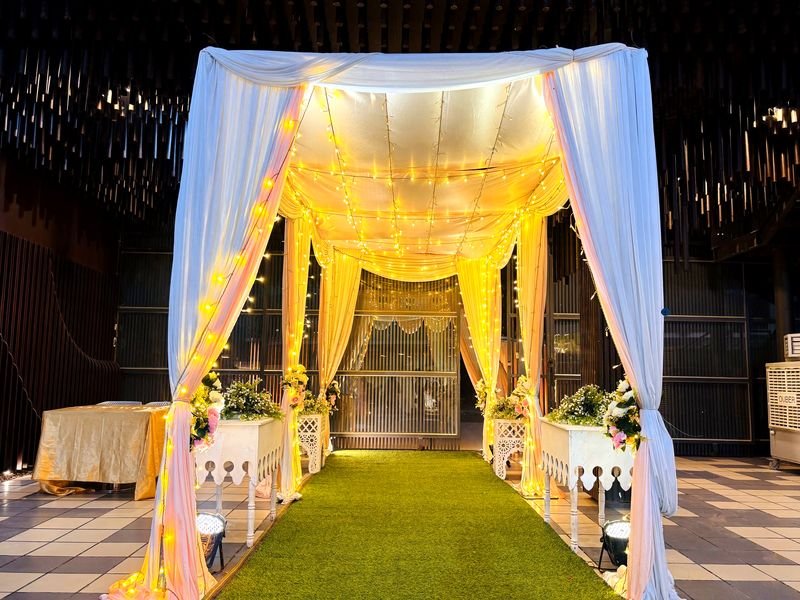 প্রবেশপথের ডেকোরেশন - Entrance aisle decor