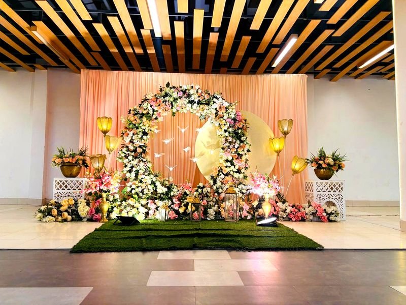 ফুলেল আর্চ ব্যাকড্রপ - Floral arch backdrop